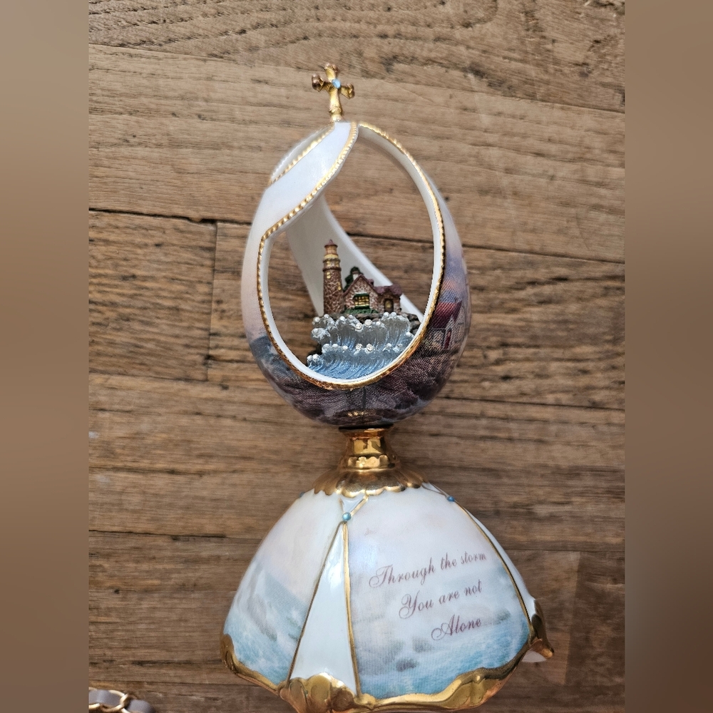 Antique Thomas Kinkade Beacon of Hope Musical Collection figurine